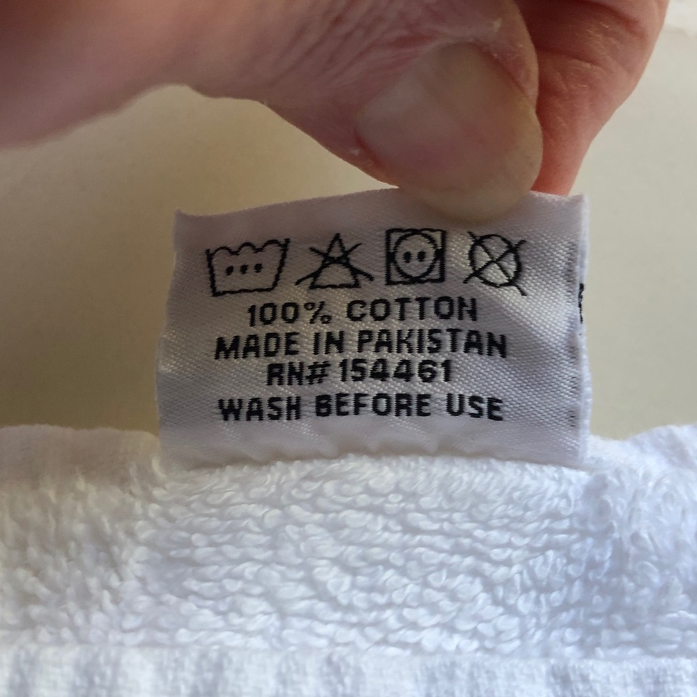 Classic White Plush Bath Towels - Soft Cotton Terry - Picture 3 of 3